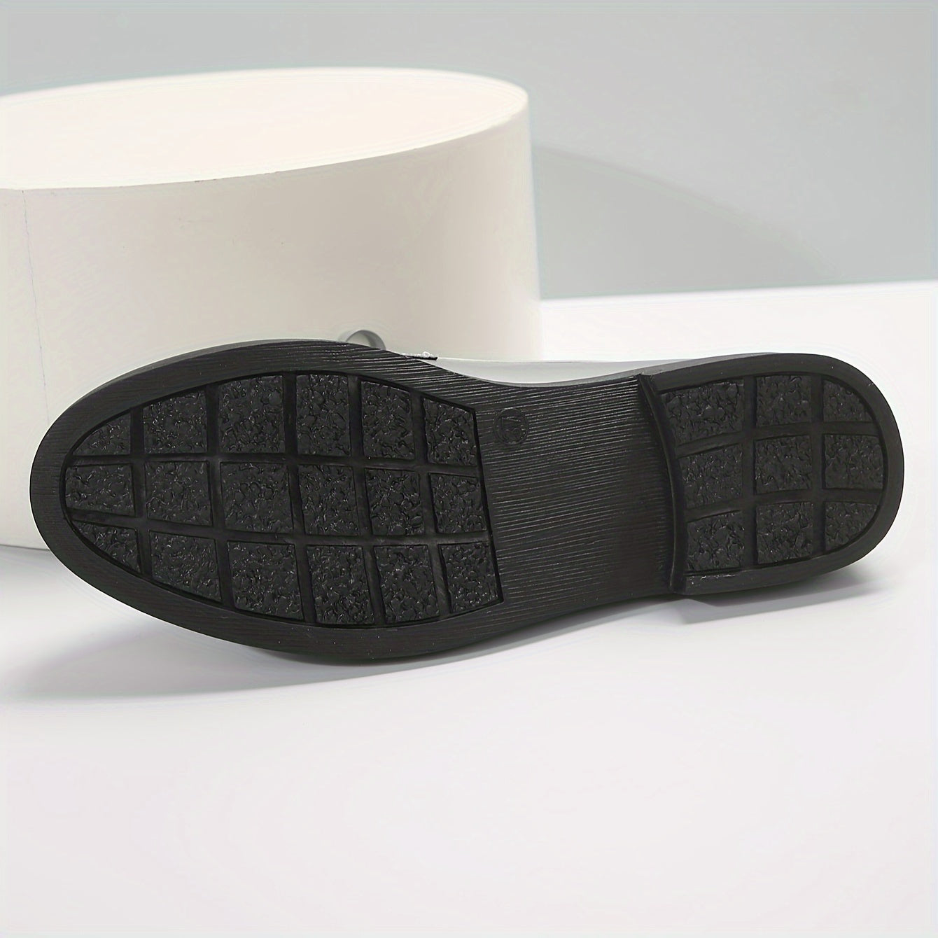 Alyette | Sophisticated Urban Style Meets Luxurious Comfort