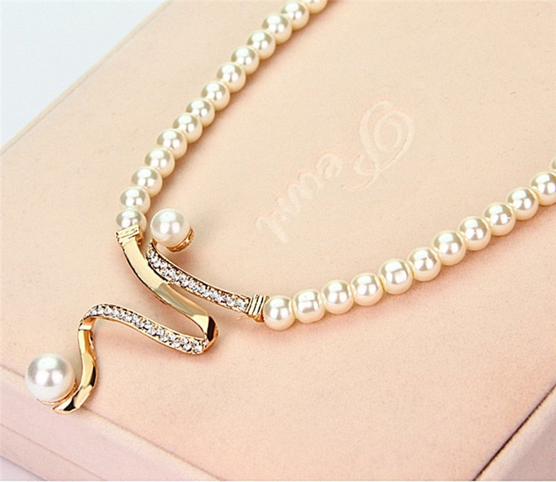 Elegant Pearl Necklace and Earring Set
