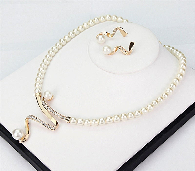 Elegant Pearl Necklace and Earring Set