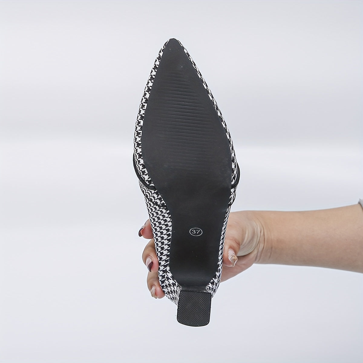 Emma – A Perfect Blend of Sophisticated Style and Unmatched Comfort