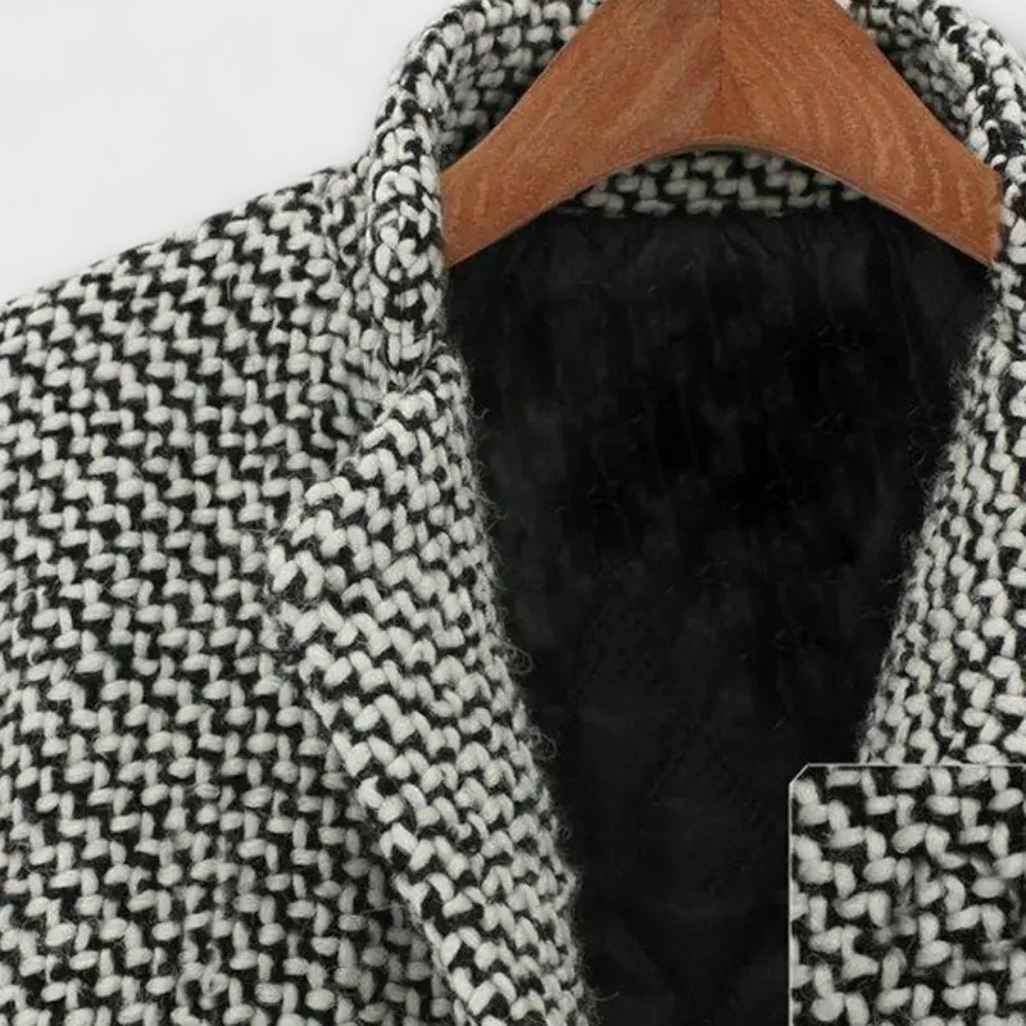 Annette – Classic Houndstooth Heritage Coat